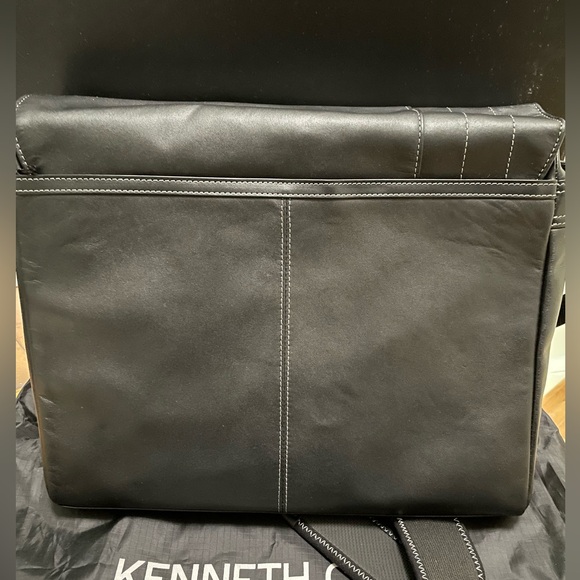 Kenneth Cole Reaction laptop bag - Picture 2 of 4